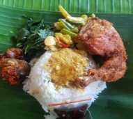 Nasi Bungkus Menu Ayam