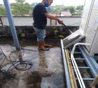 Cuci AC Central 5-10 PK Gedung Besar