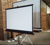 Sewa Screen dan projector